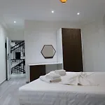 Hotel The Honeycomb Boutique Golem (Tirana)