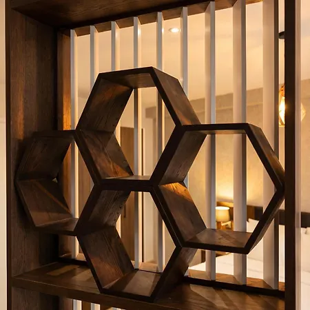 מלון The Honeycomb Boutique גולם