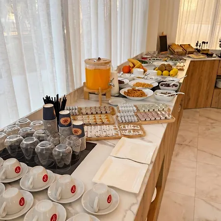 The Honeycomb Boutique 5* גולם
