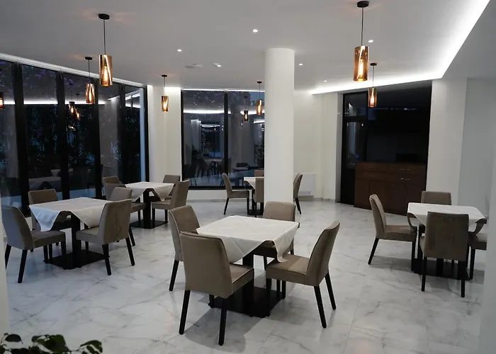 The Honeycomb Boutique غوليم