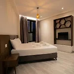 The Honeycomb Boutique 5* Golem