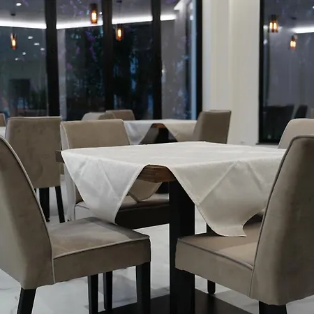 Hotel The Honeycomb Boutique Golem (Tirana)