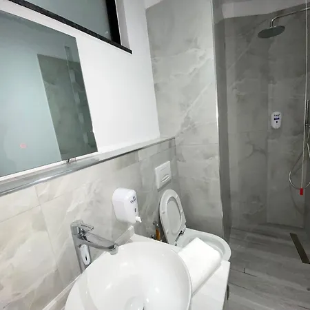The Honeycomb Boutique 5* غوليم