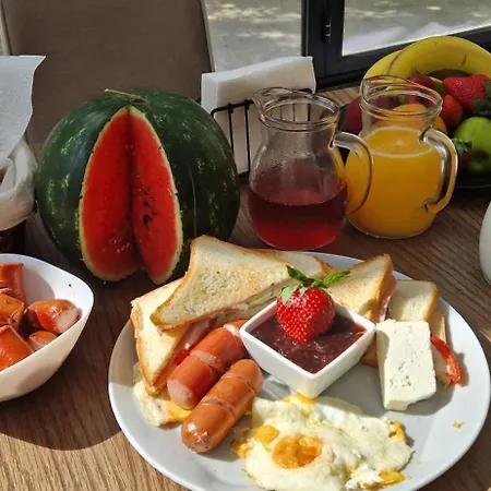 Hotel The Honeycomb Boutique Golem (Tirana)