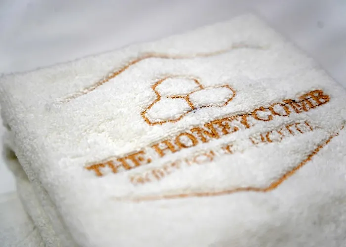 Hotel The Honeycomb Boutique Golem (Tirana)
